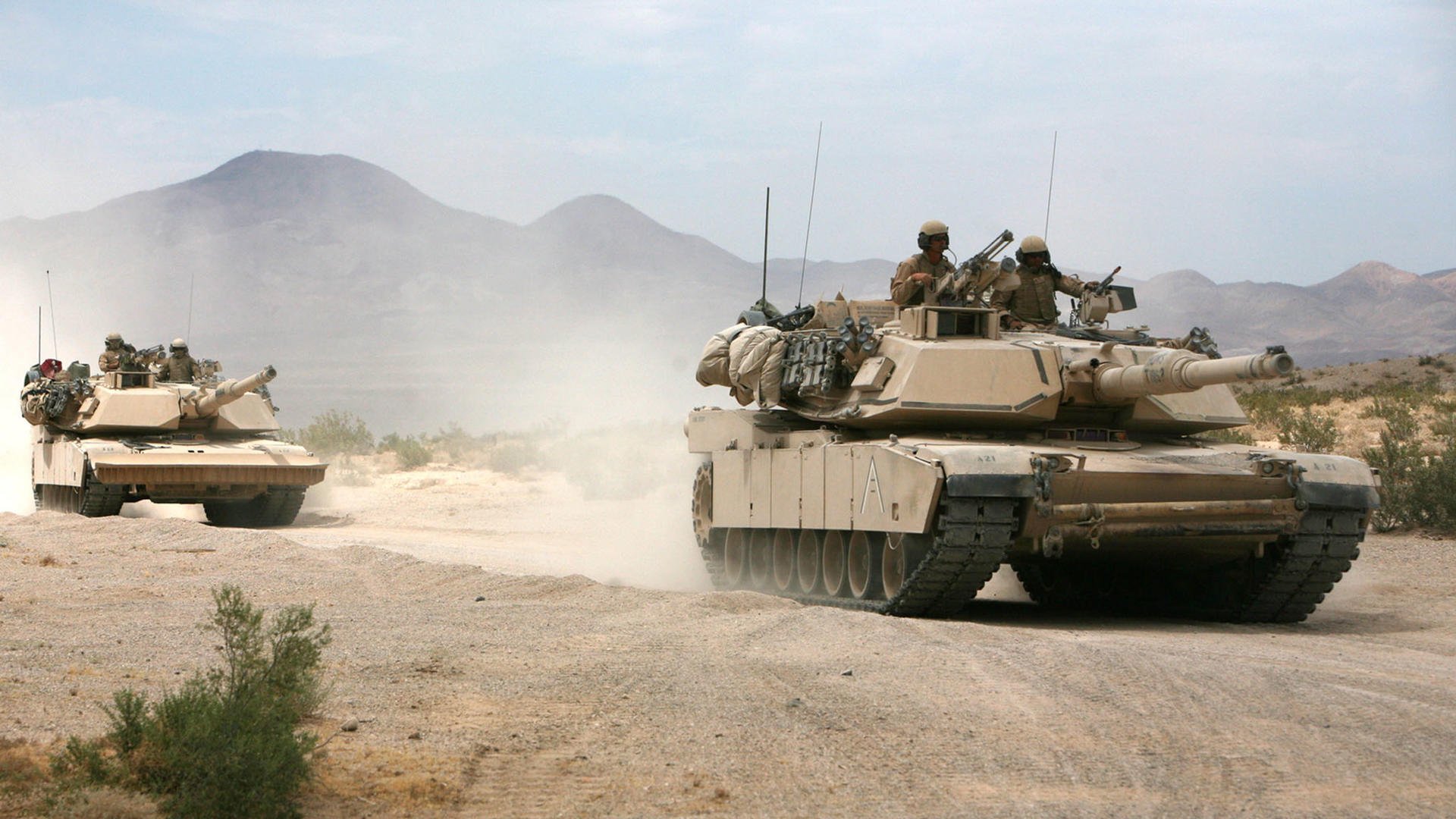 九游（jiuyou.com）游戏-【现场直播】专家现场解读比赛中的关键战术和细节，比赛关键时刻