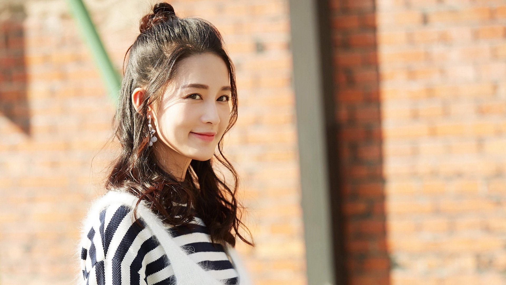 九游网页版入口-林丹录制课程分享击球节奏掌握技巧，林丹花式打球